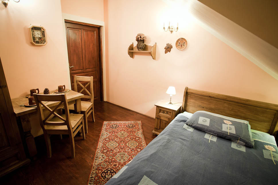 Dwor Na Wichrowym Wzgorzu Bed and Breakfast Przybysławice Værelse billede