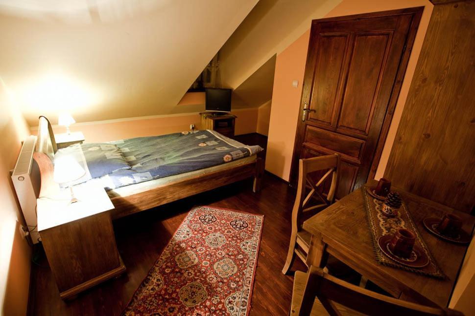 Dwor Na Wichrowym Wzgorzu Bed and Breakfast Przybysławice Eksteriør billede
