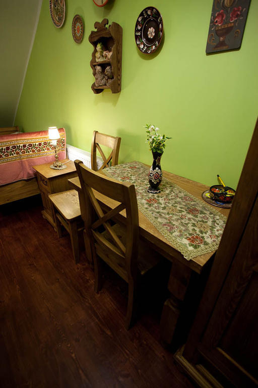 Dwor Na Wichrowym Wzgorzu Bed and Breakfast Przybysławice Eksteriør billede