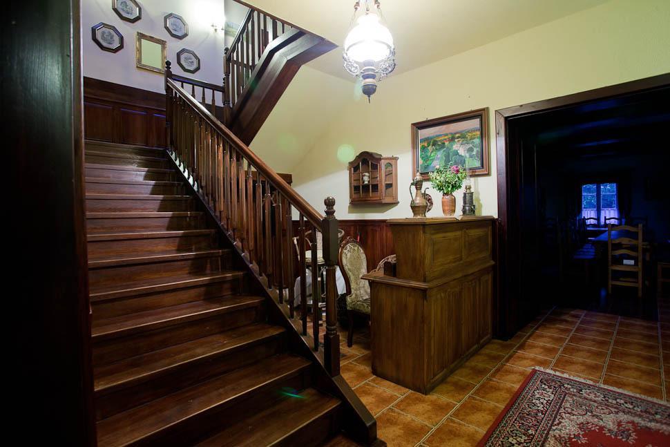 Dwor Na Wichrowym Wzgorzu Bed and Breakfast Przybysławice Eksteriør billede