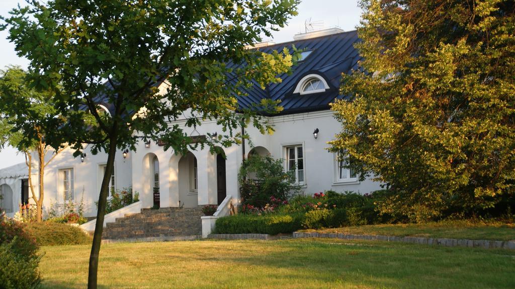 Dwor Na Wichrowym Wzgorzu Bed and Breakfast Przybysławice Eksteriør billede