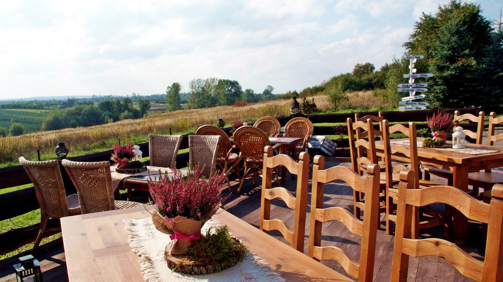 Dwor Na Wichrowym Wzgorzu Bed and Breakfast Przybysławice Eksteriør billede