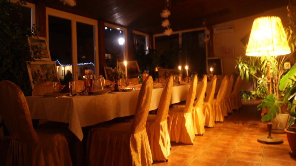 Dwor Na Wichrowym Wzgorzu Bed and Breakfast Przybysławice Eksteriør billede