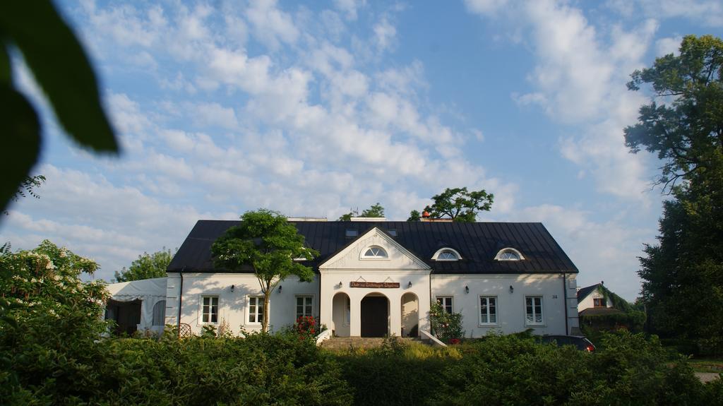 Dwor Na Wichrowym Wzgorzu Bed and Breakfast Przybysławice Eksteriør billede
