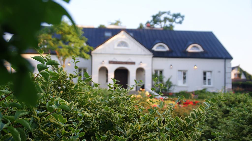 Dwor Na Wichrowym Wzgorzu Bed and Breakfast Przybysławice Eksteriør billede