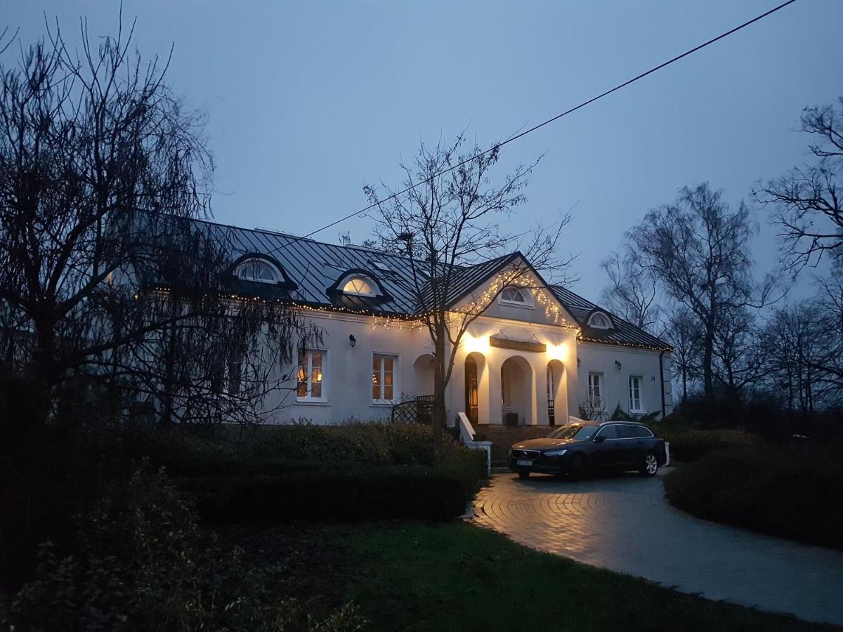 Dwor Na Wichrowym Wzgorzu Bed and Breakfast Przybysławice Eksteriør billede