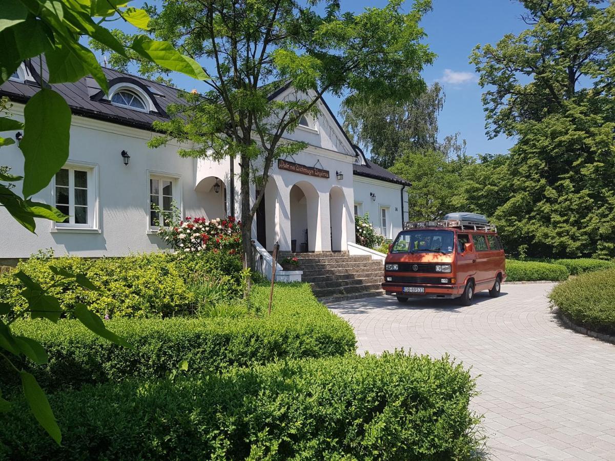 Dwor Na Wichrowym Wzgorzu Bed and Breakfast Przybysławice Eksteriør billede
